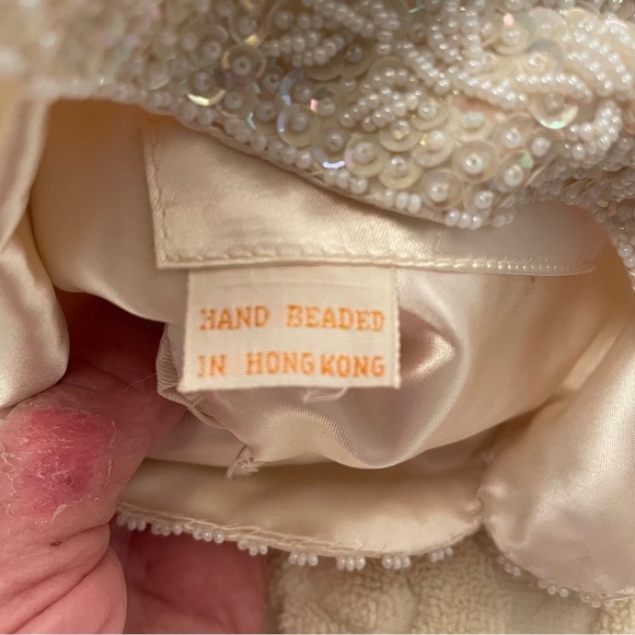 Vintage Beaded Satin/Silk Soft Bodied Clutch Purse-Made in Hong Kong 50’s/60’s - Picture 9 of 11